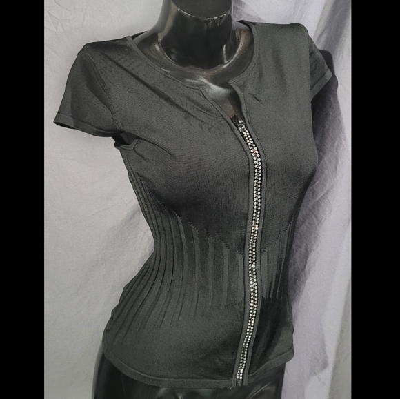 EUC Fitted Black Top - Picture 2 of 3